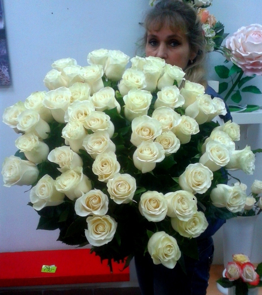 Букет 109:Букет из белых роз - любовь в каждом лепестке ( 51 роза )&nbsp;